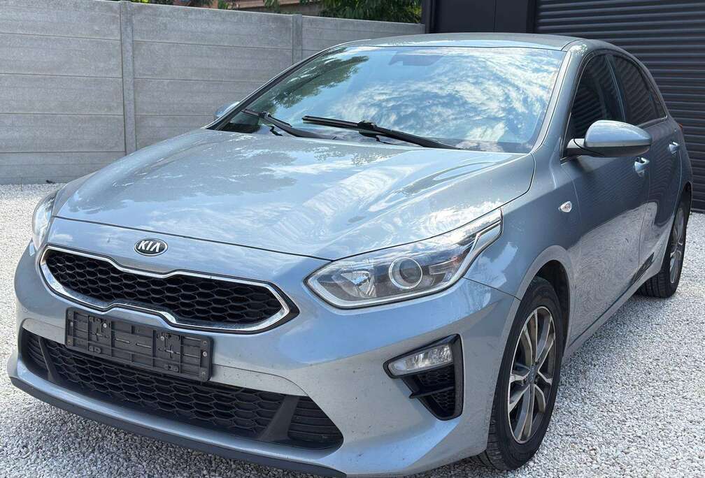 Kia Ceed 1.6 CRDi • NAVI • CAMERA • CLIM • JANTES