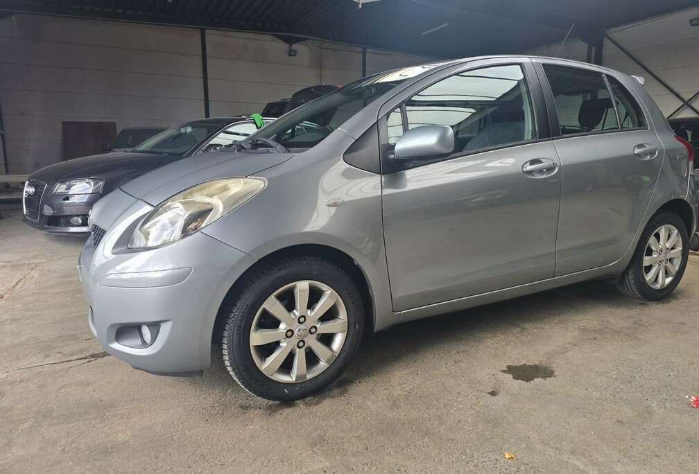 Toyota ✅ Yaris 1.3i VVT-i