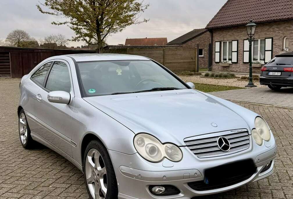 Mercedes-Benz Sport edition / 1.8 Benzine / Goede staat