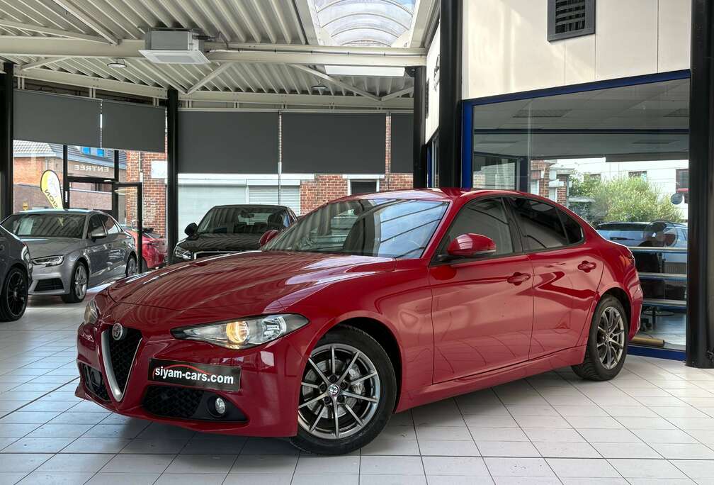 Alfa Romeo Giulia 2.2 JTDm *CUIR * GPS * CAMERA * PDC * JANTES * SPORT *