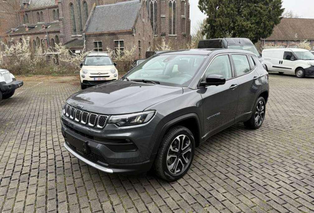 Jeep 27990€  Altitude