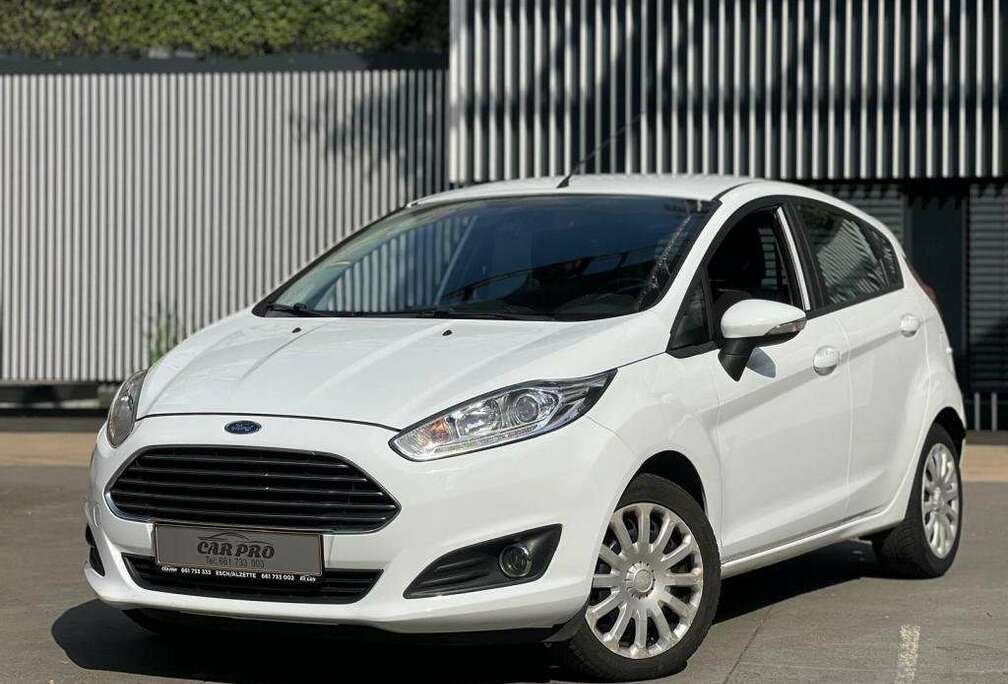 Ford MANUELLE / ESSENCE