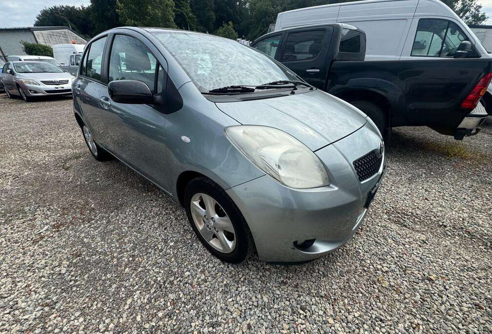 Toyota Yaris 1.3i VVT-i 16v Luna