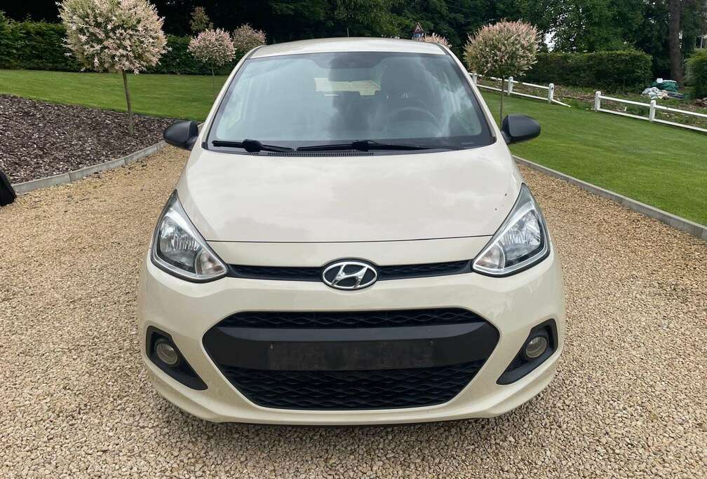 Hyundai 1.0 Essence