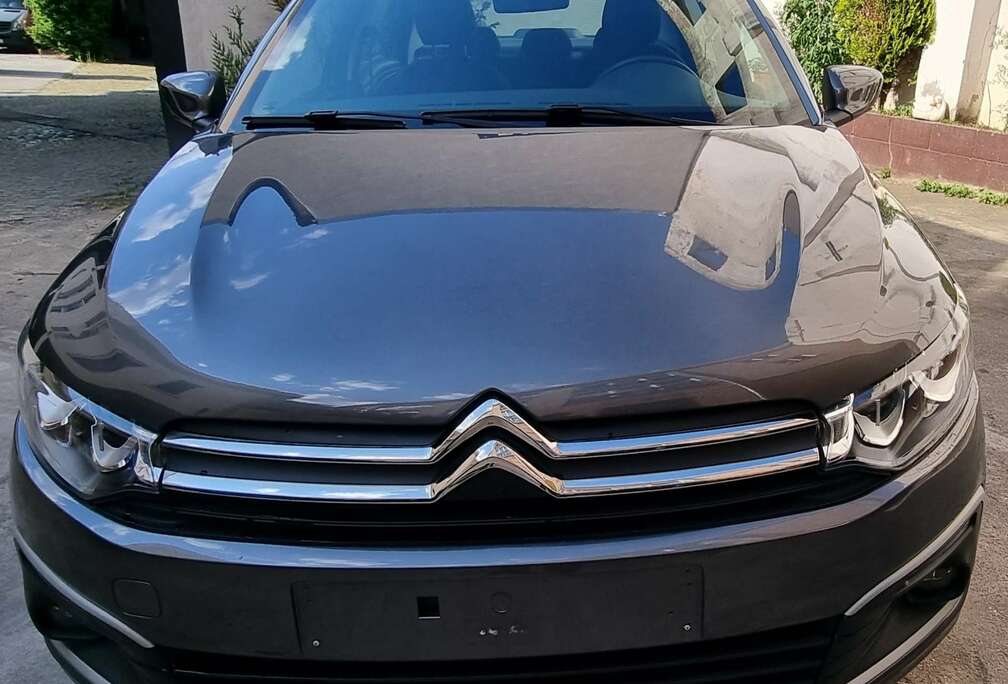 Citroen C-Elysee 1.2i climatisation / navigation/camera