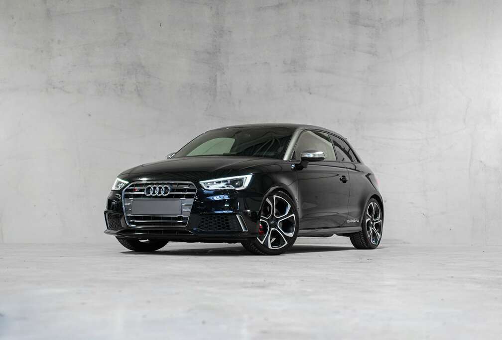 Audi  S-LINE  QUATTRO  SIEGE S1  FULL OPTION  FULL BLACK