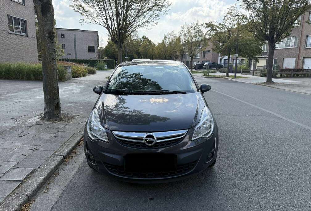 Opel 1.2i Essentia
