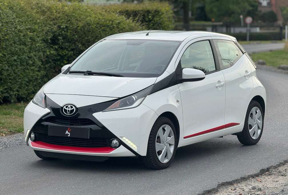 Toyota Aygo 1.0i VVT-i x-play // GARANTIE