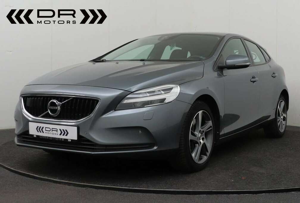 Volvo MOMENTUM - CAMERA - NAVI -PARKEERSENSOREN