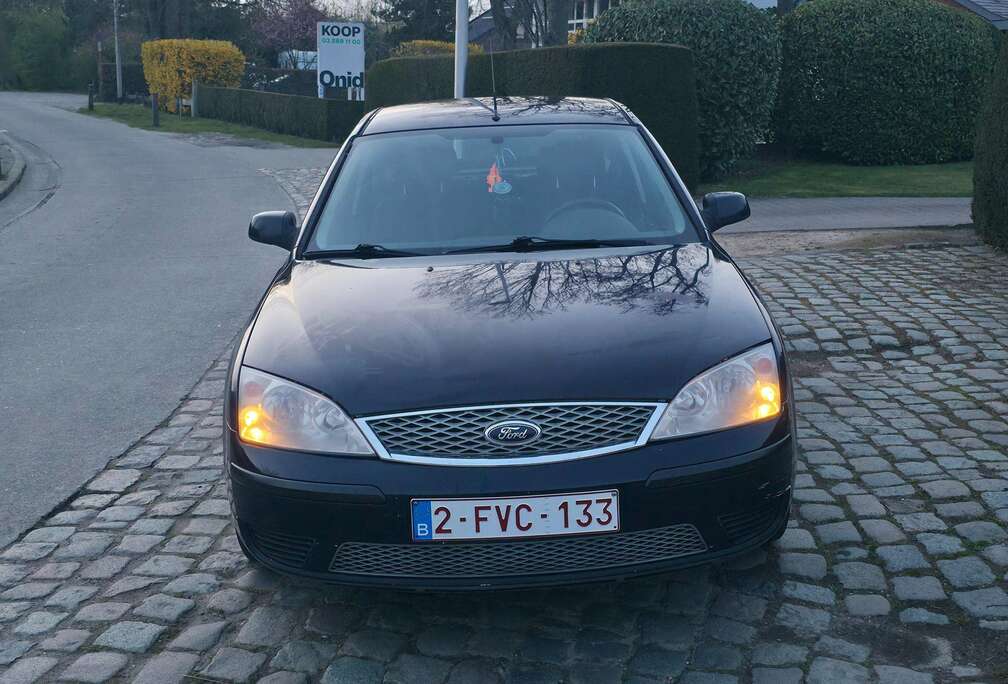 Ford Mondeo 1.8i 16v Ambiente