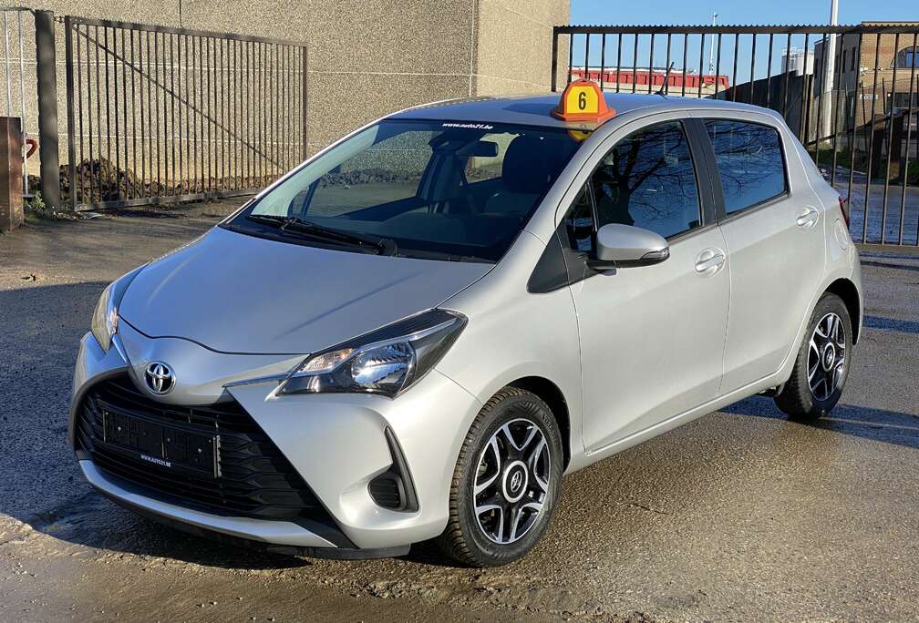 Toyota Yaris 1.5i Dual VVT-iE Connect CVT automatique