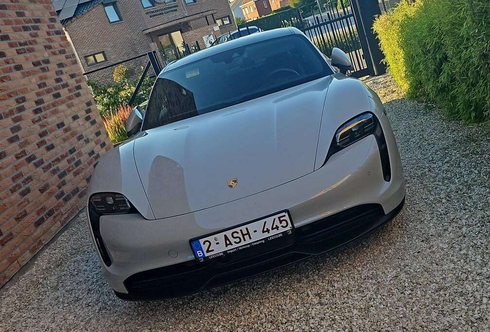 Porsche Taycan 93.4 kWh Taycan