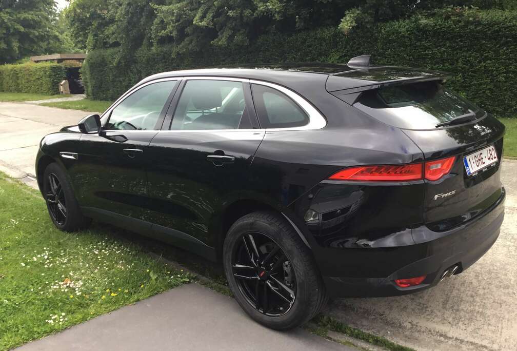 Jaguar F-Pace 2.0 D AWD Chequered Flag (EU6.2)