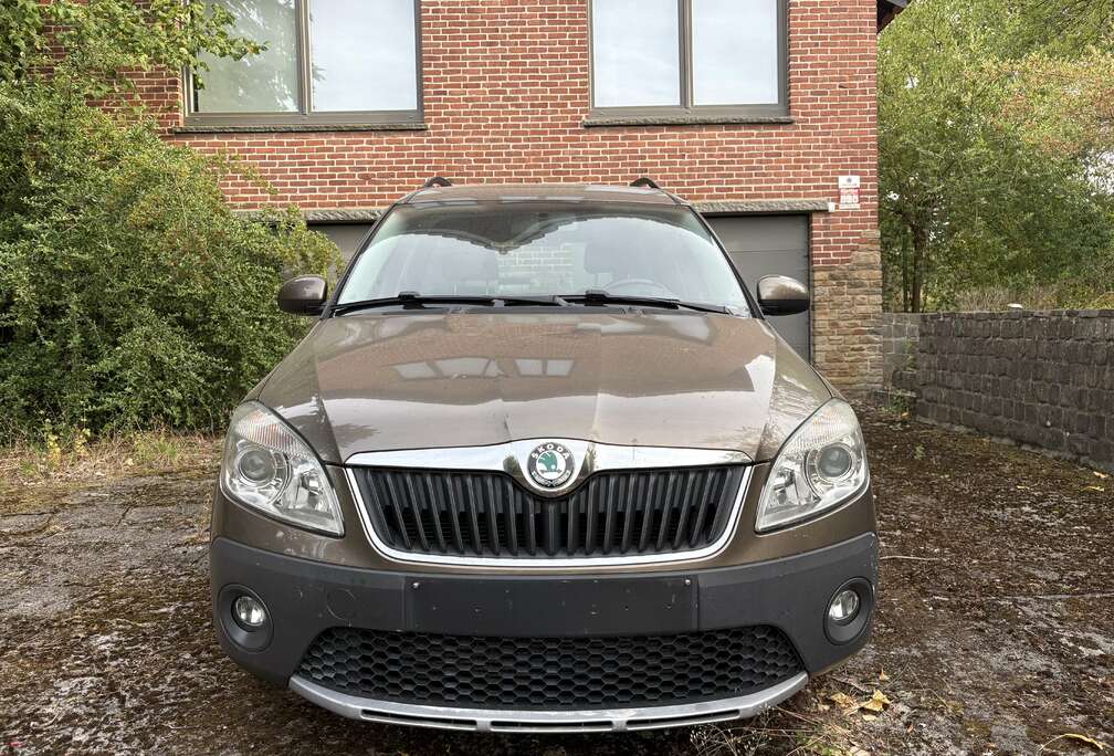 Skoda 1.6 TDi 90cv Ambition Avec Toit Panoramique