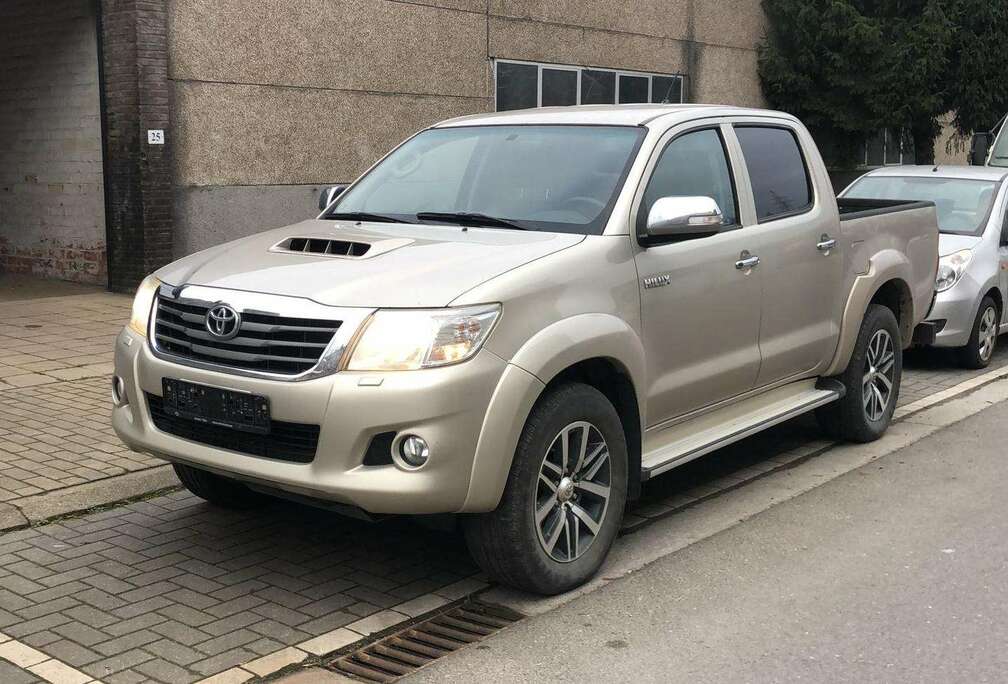Toyota 3.0 D-4D 4WD invincible full