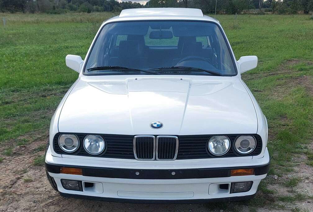 BMW E30