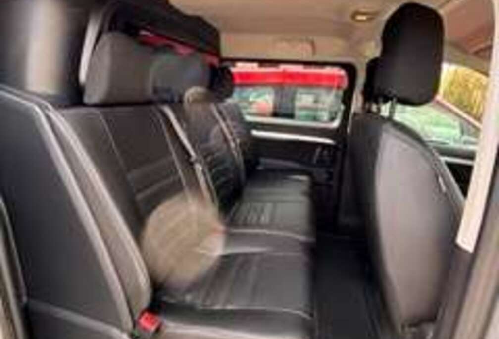 Toyota 2.0 D-4D Long Comfort (L2) S/S (EU6.3)