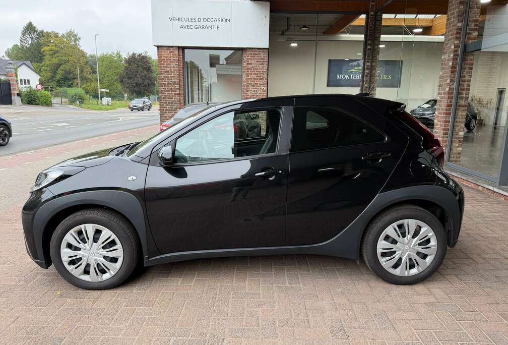 Toyota X PLAY AUTOMATIQUE**GSM 0475323828**10 ANS GARANTIE