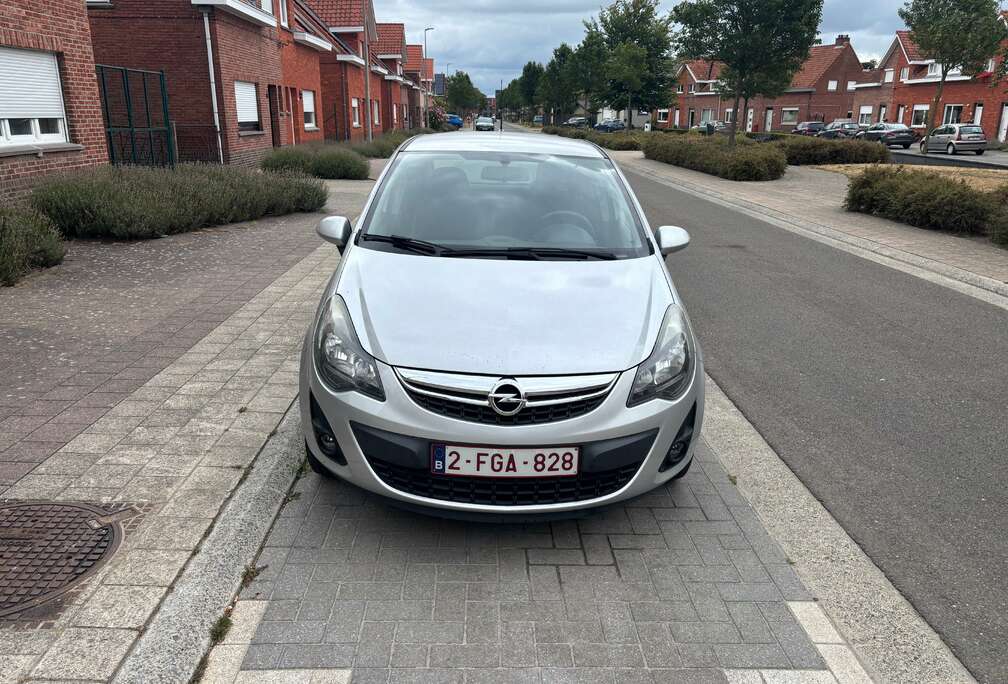 Opel Corsa 1.2i Cosmo
