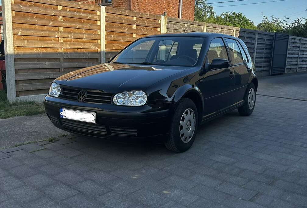 Volkswagen 1.4i Base Edition