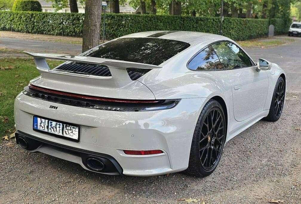 Porsche 992.2 Carrera met AeroKit, sportuitlaat, 18-wegs,