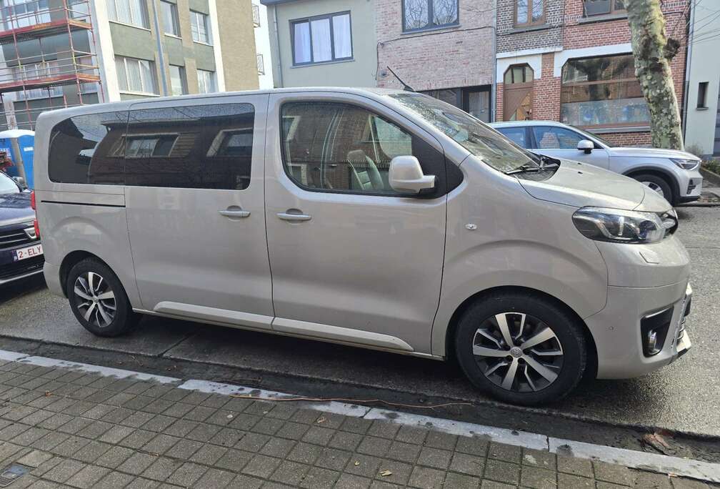 Toyota 2,0-l-D-4D L2 (8-Si.) Autm. Verso Family Comfort