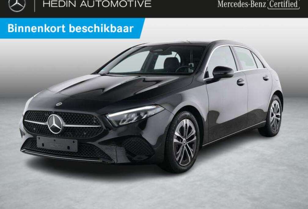 Mercedes-Benz Hatchback Luxury Line | Panoramisch Dak | Dodehoek