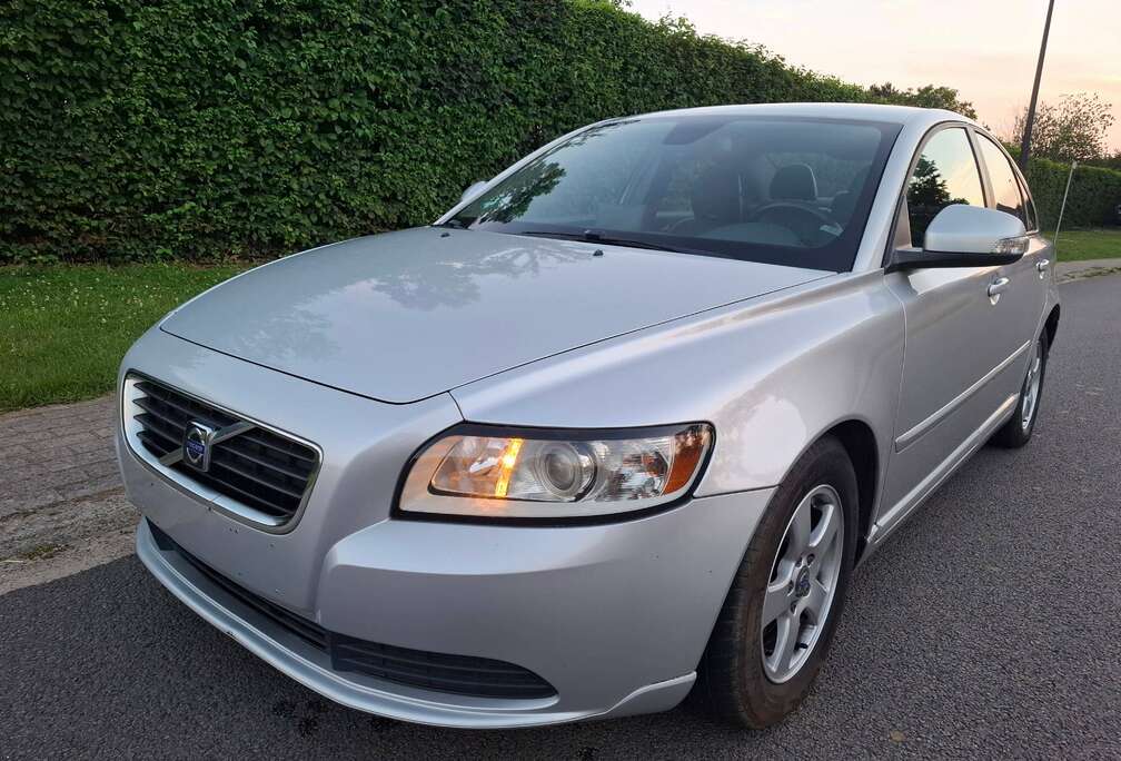 Volvo 1.6 D DRIVe Start/Stop Momentum Full Options