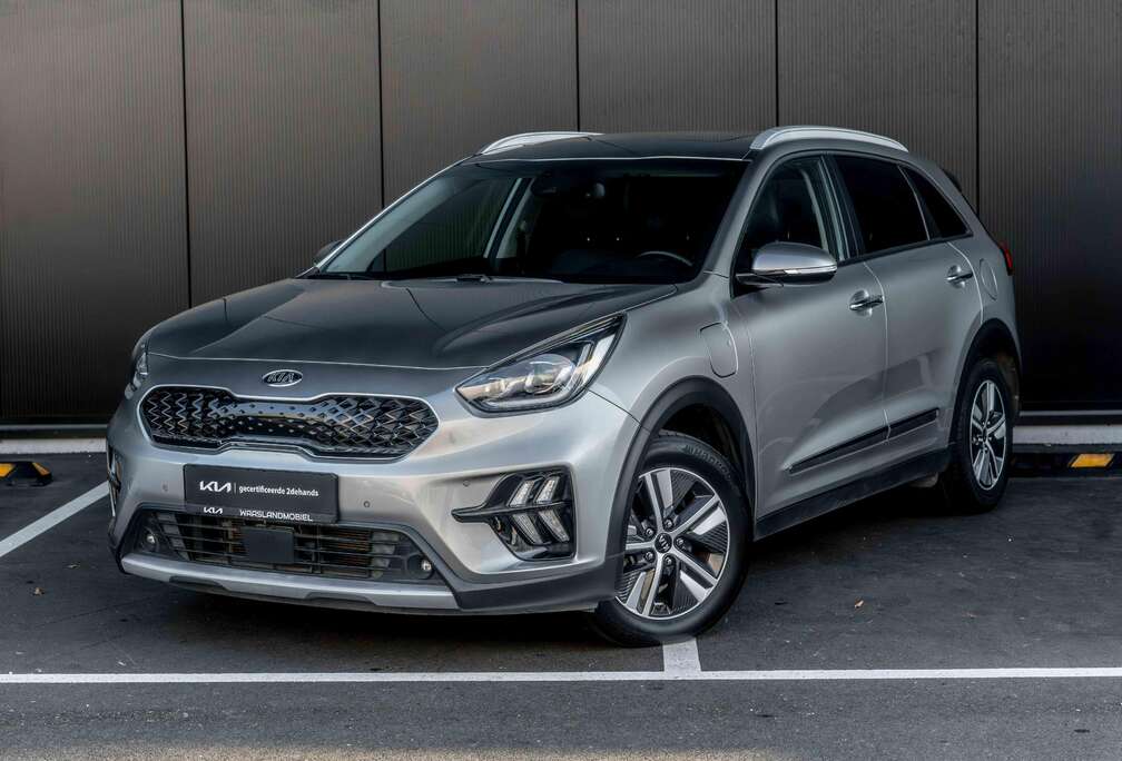 Kia 1.6 PHEV  Pano  Camera  ACC  Navi  Carplay