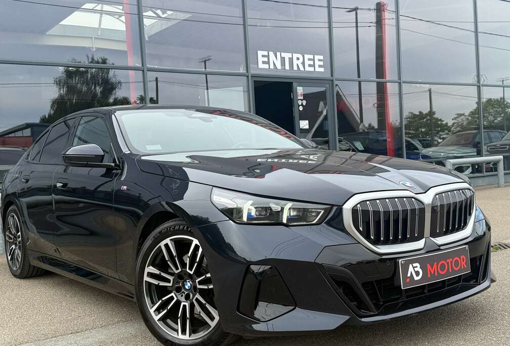 BMW 520 D PACK M 163CV FULL SHADOW 19 CARBON SHWARZ HEADUP
