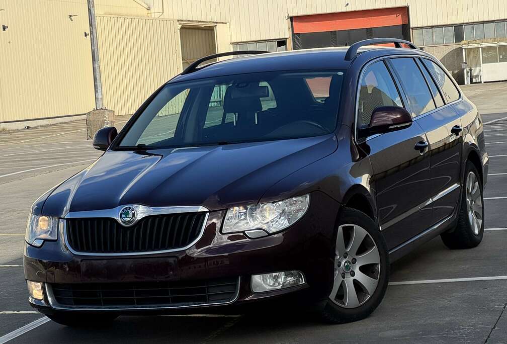 Skoda SW 1.6 CR TDi / NAVIGATION / ETAT NEUF / 1PROP CAR