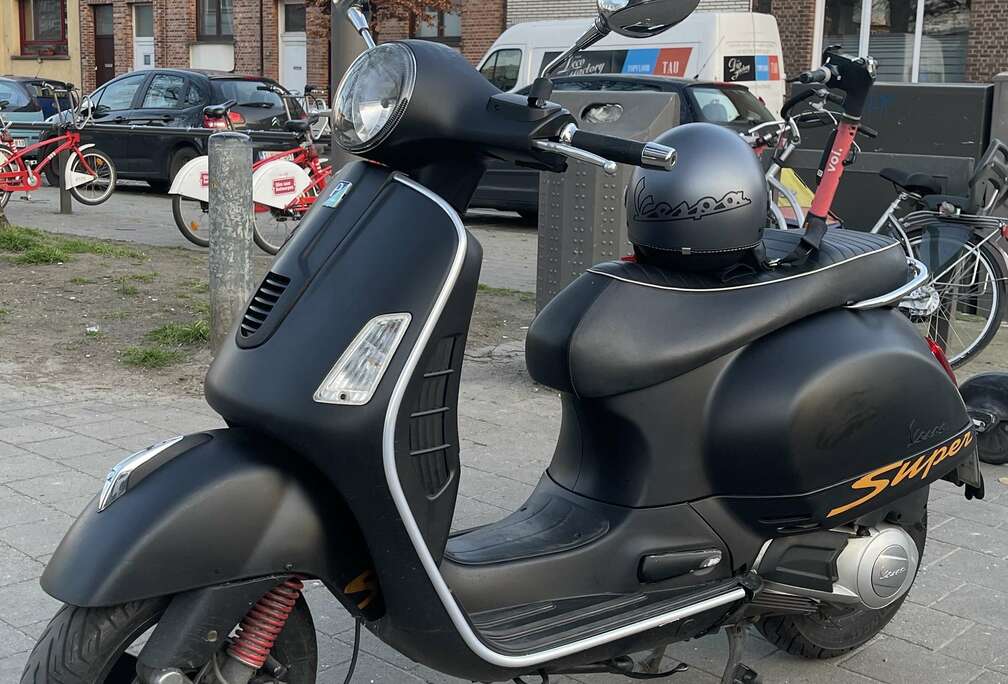 Piaggio Te koop: Vespa Super Sport 125cc uit 2013.  De sco