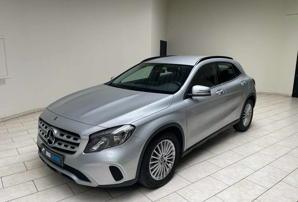 Mercedes-Benz GLA 180 7G-DCT