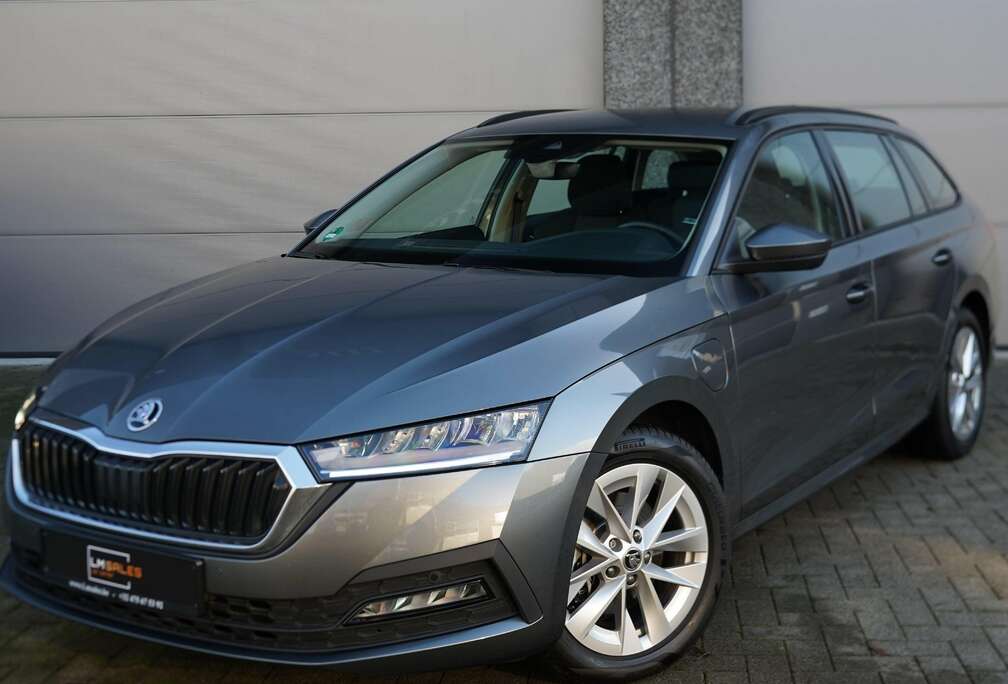 Skoda 1.4TSI iV DSG 10.500 km * CRUISE /CARPLAY/ PDC *