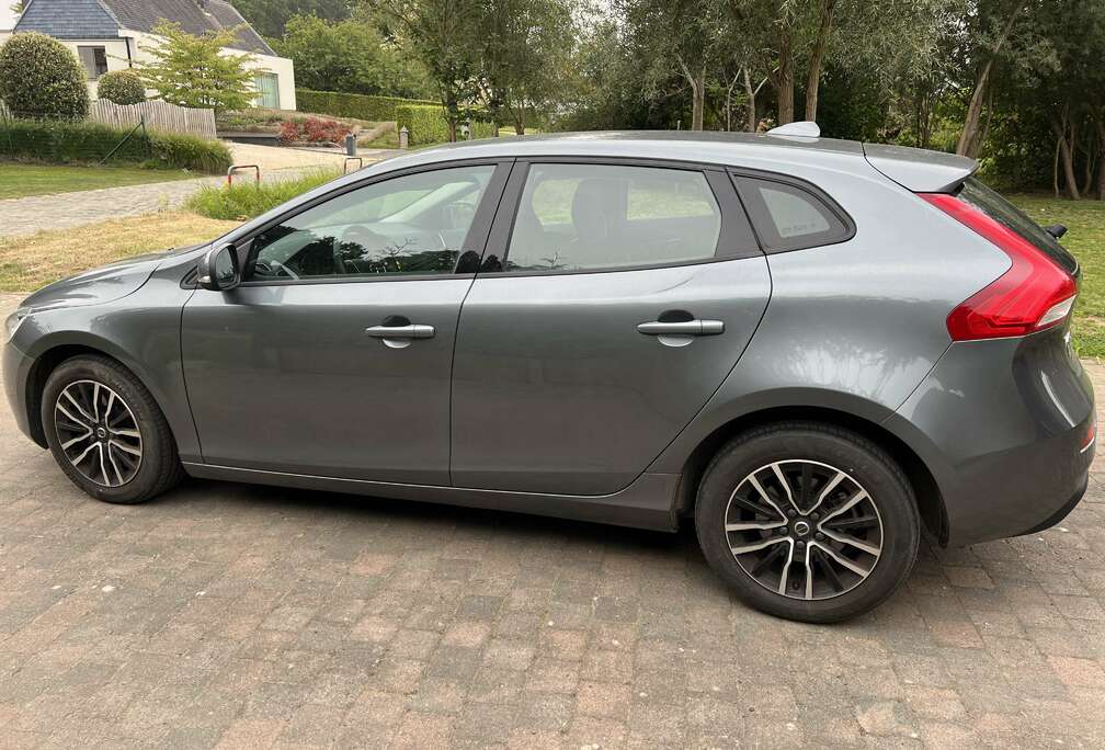 Volvo V40 T2 black edition benzine 77000KM