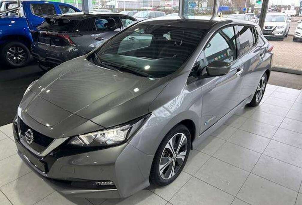 Nissan Leaf 40 kWh Tekna, als nieuw.