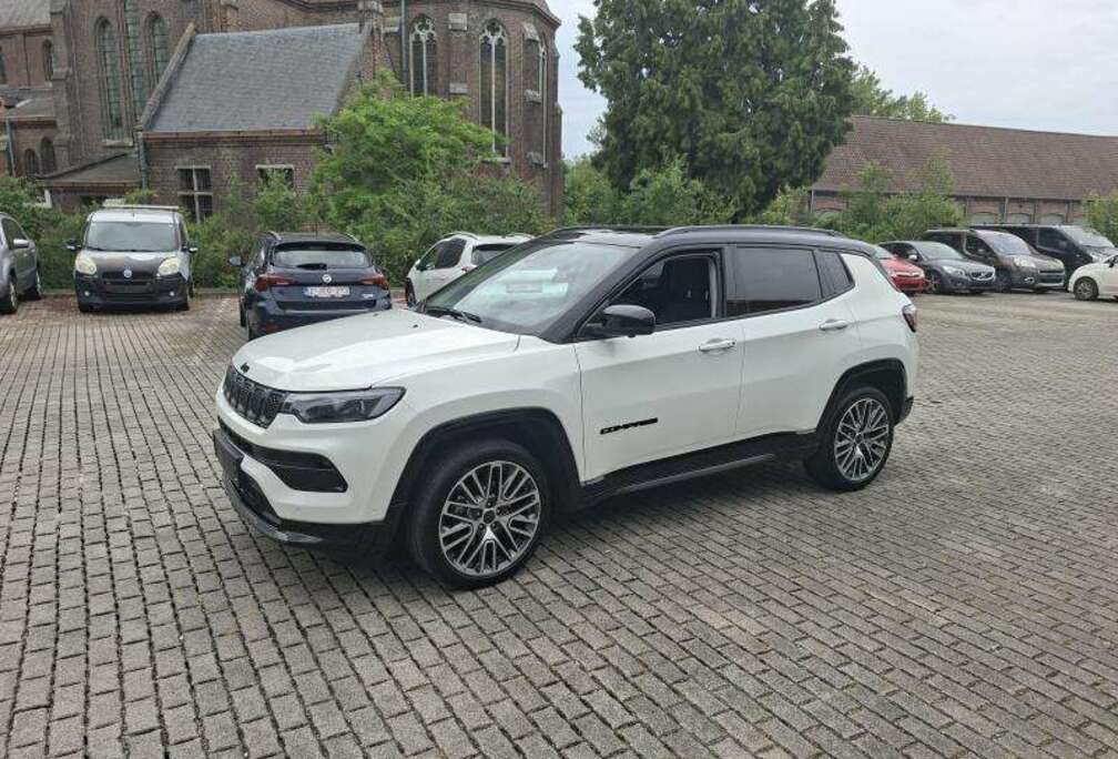 Jeep 27990€ ALTITUDE