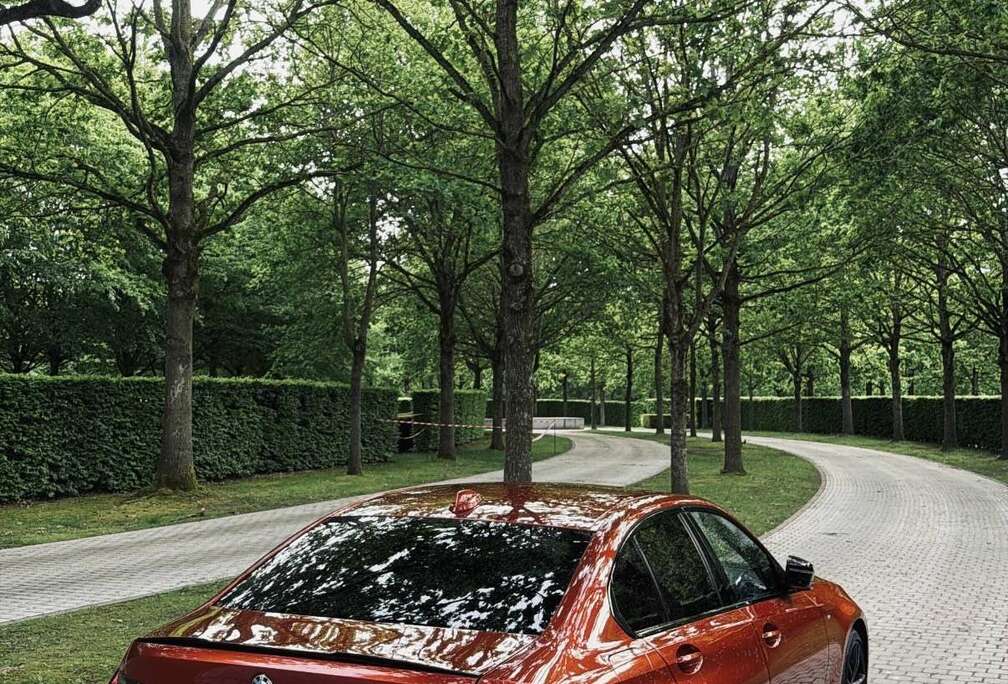 BMW 330e Pack M