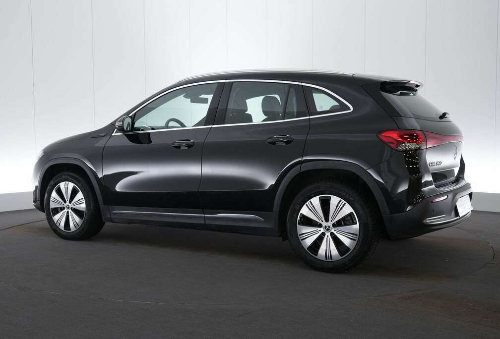 Mercedes-Benz Business Line LEDER/STOF LED GPS PDC CAM BLIS Verw