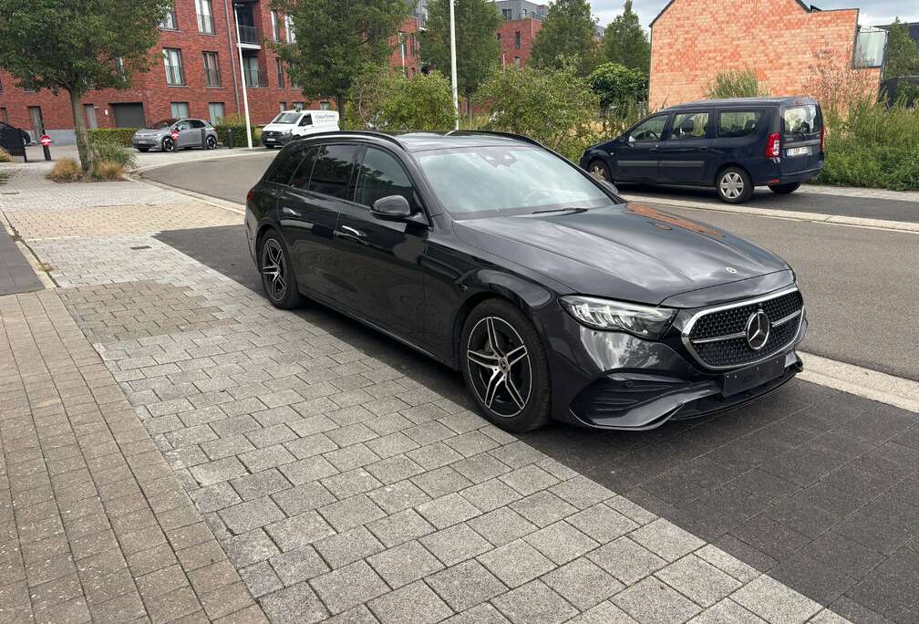 Mercedes-Benz E Break 300 e PHEV AMG Line - HYPERSCREEN