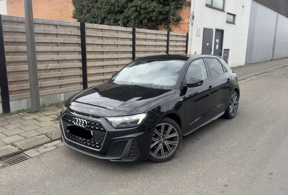 Audi Sportback 1.0 TFSI Sport S tronic S Line