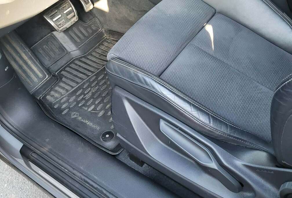 Audi Q5 2.0 TDi Quattro S line DPF S Tronic