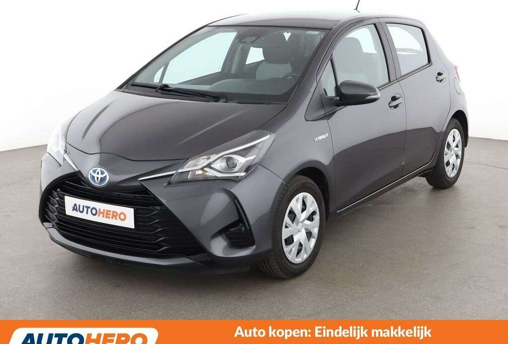 Toyota 1.5 Hybrid Cyan Edition