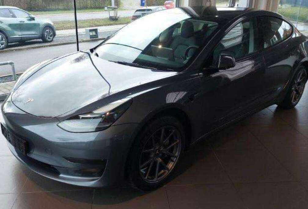 Tesla Model 3 - Pano roof - leather