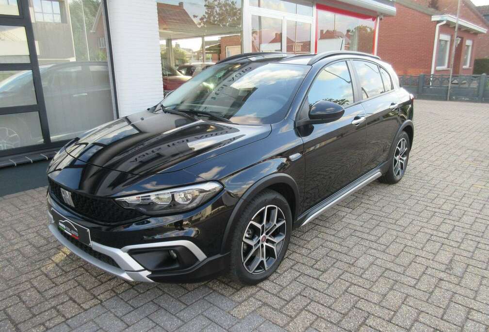 Fiat 1.5 Hybrid CROSS