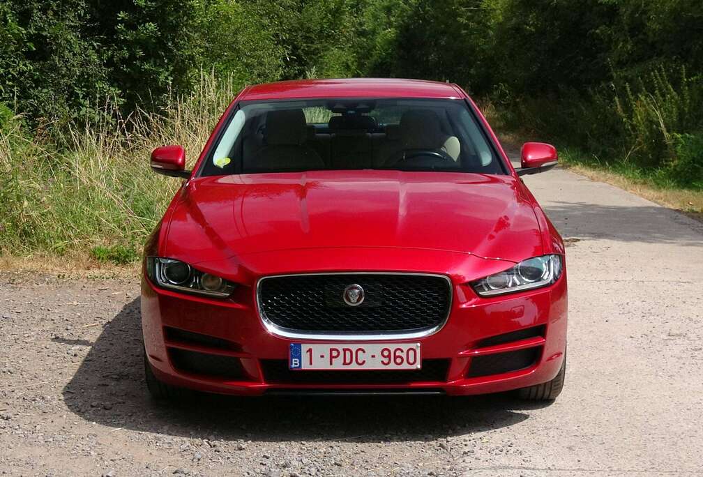 Jaguar XE 2.0 D E-Performance Prestige