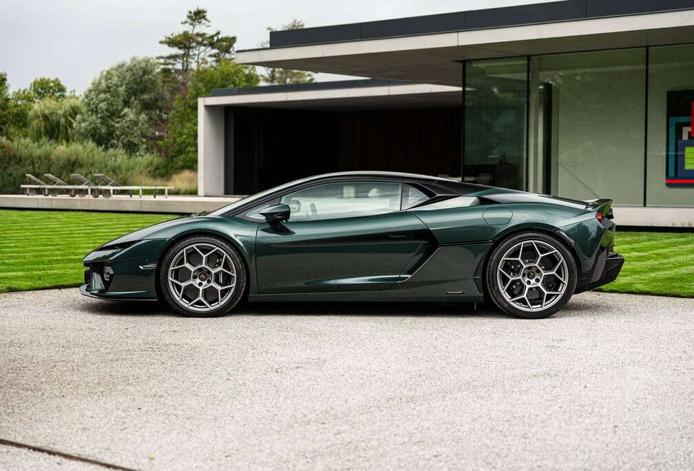 Lamborghini VERDE LARES/4.0 V8/LIFT/BUCKET SEATS/CARBON/STYLE PACKAGE