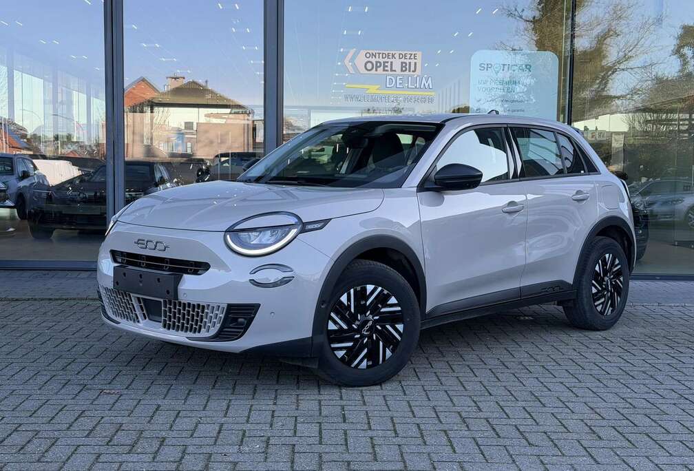 Fiat Hybrid 1.2T 136pk *Navi*Camera*Keyless*ACC*