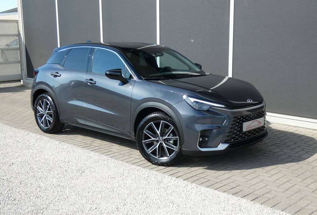 Lexus COOL+EXECUTIVE PACK +Elektrische koffer +Draadloze lader +Mistlichten +Stoelmemory +Zetelverwarming +Stuurwielverwarming