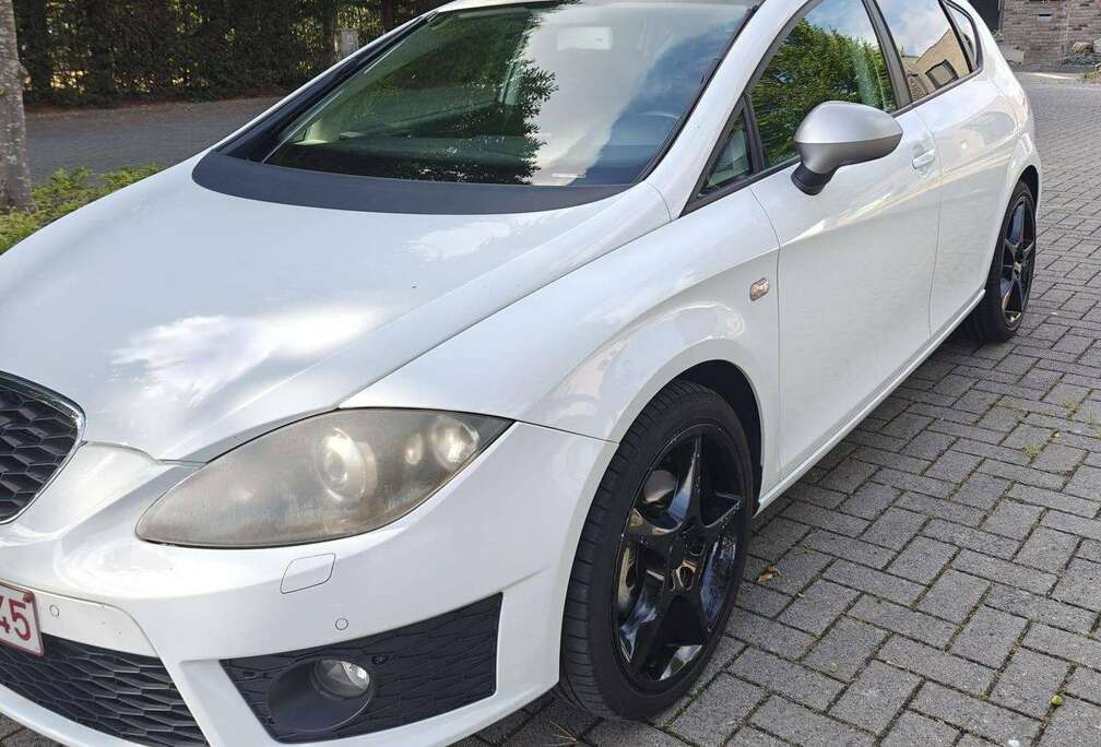 SEAT Leon 2.0 CR TDi FR (stage 1 gechipt naar 185pk)